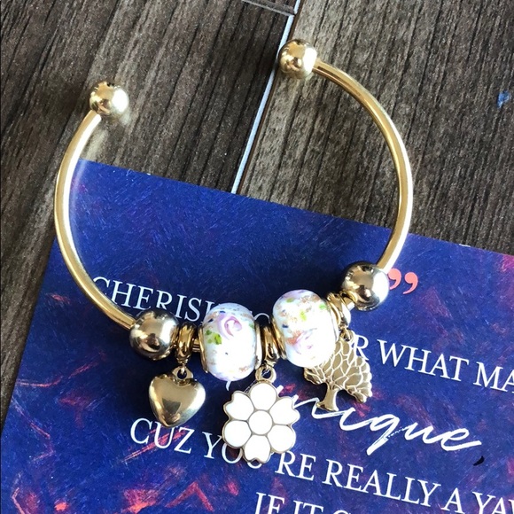 Bracelet white floral - Picture 2 of 10